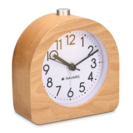 Navaris Analog Holz Wecker mit Snooze - Retro Uhr Halbrund mit Ziffernblatt Alarm Licht - Leise Tischuhr Ohne Ticken - Naturholz in Hellbraun - 1